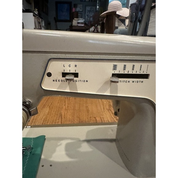 Vintage Fashion Mate Singer Sewing Machine Model 237‎ Carrying Case Heavy Duty - Picture 4 of 16